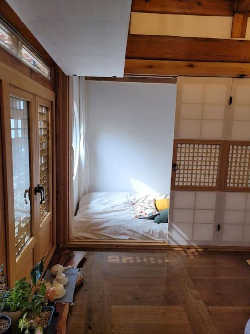 Private Hanok Space Moda Rumah percutian Seoul